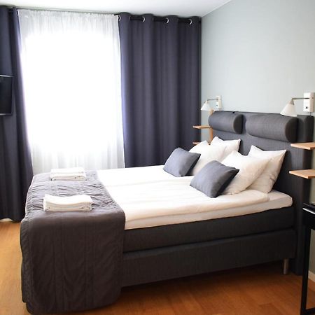 Hotell Gaestis Tierp エクステリア 写真