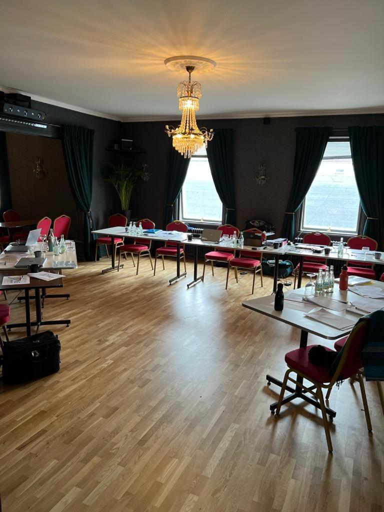 Hotell Gaestis Tierp エクステリア 写真